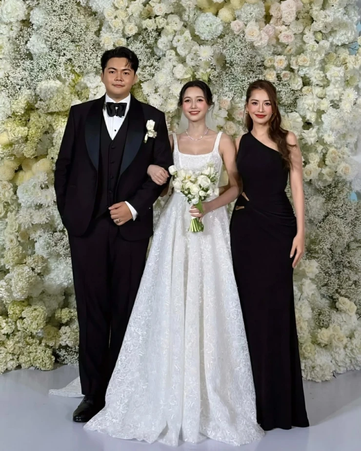 Dàn sao quy tụ trong đám cưới Nhung Gumiho