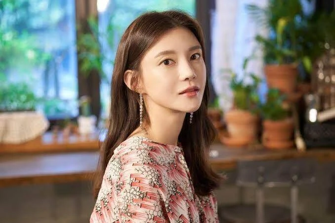 Dàn tình cũ Lee Dong Gun: Người viên mãn bên chồng công tố, kẻ chật vật làm mẹ đơn thân Dàn tình cũ Lee Dong Gun: Người viên mãn bên chồng công tố, kẻ chật vật làm mẹ đơn thân