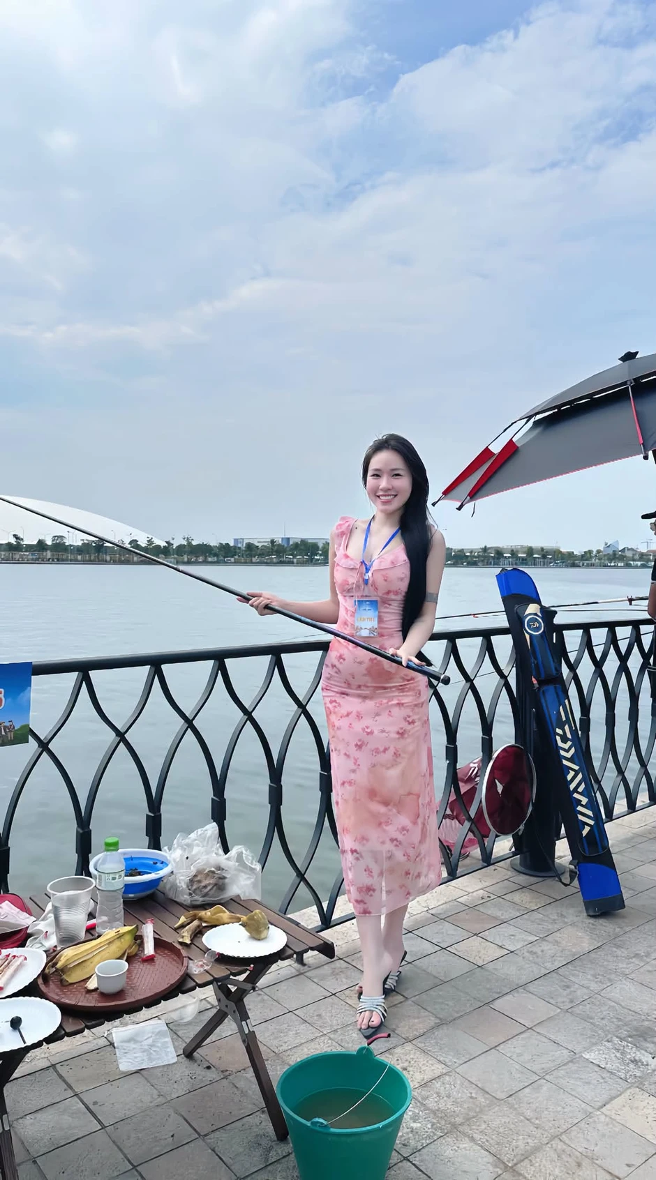 Đang bán nhà thì khách rủ chơi Pickleball, cô nàng saler khiến MXH được một phen "ngã ngửa"