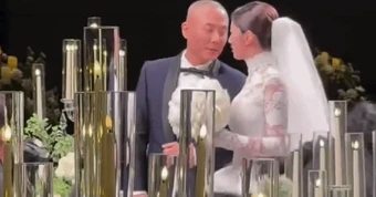 Đang bùng nổ drama tại đám cưới nữ ca sĩ hạng A: Cô dâu bị tố cùng các chị em cô lập triệt để bạn thân xinh nhất hội