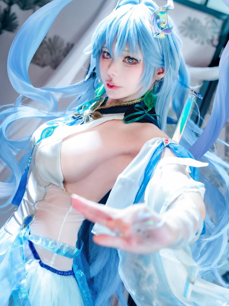Đẳng cấp của nữ coser "triệu follow", mỗi lần lên đồ biến hình là fan lại được dịp "điêu đứng"