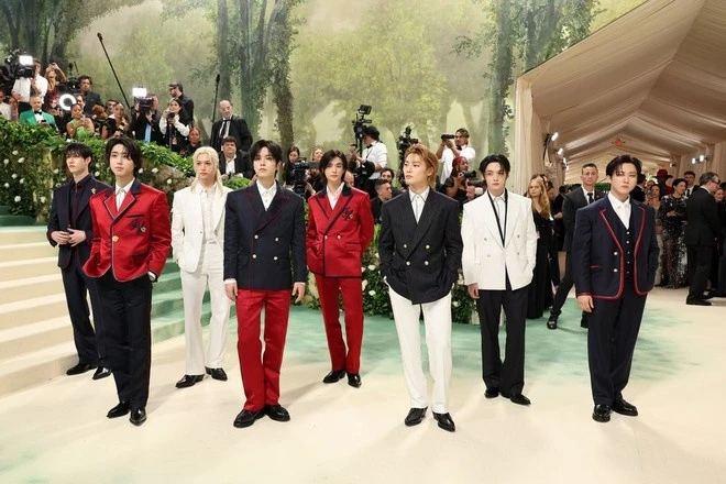 Đang nóng clip Jennie và đại mỹ nhân Kpop bị phân biệt tại Met Gala: Người chịu sự ghẻ lạnh đến sượng trân, người bị chế giễu trước khách sạn Đang nóng clip Jennie và đại mỹ nhân Kpop bị phân biệt tại Met Gala: Người chịu sự ghẻ lạnh đến sượng trân, người bị chế giễu trước khách sạn