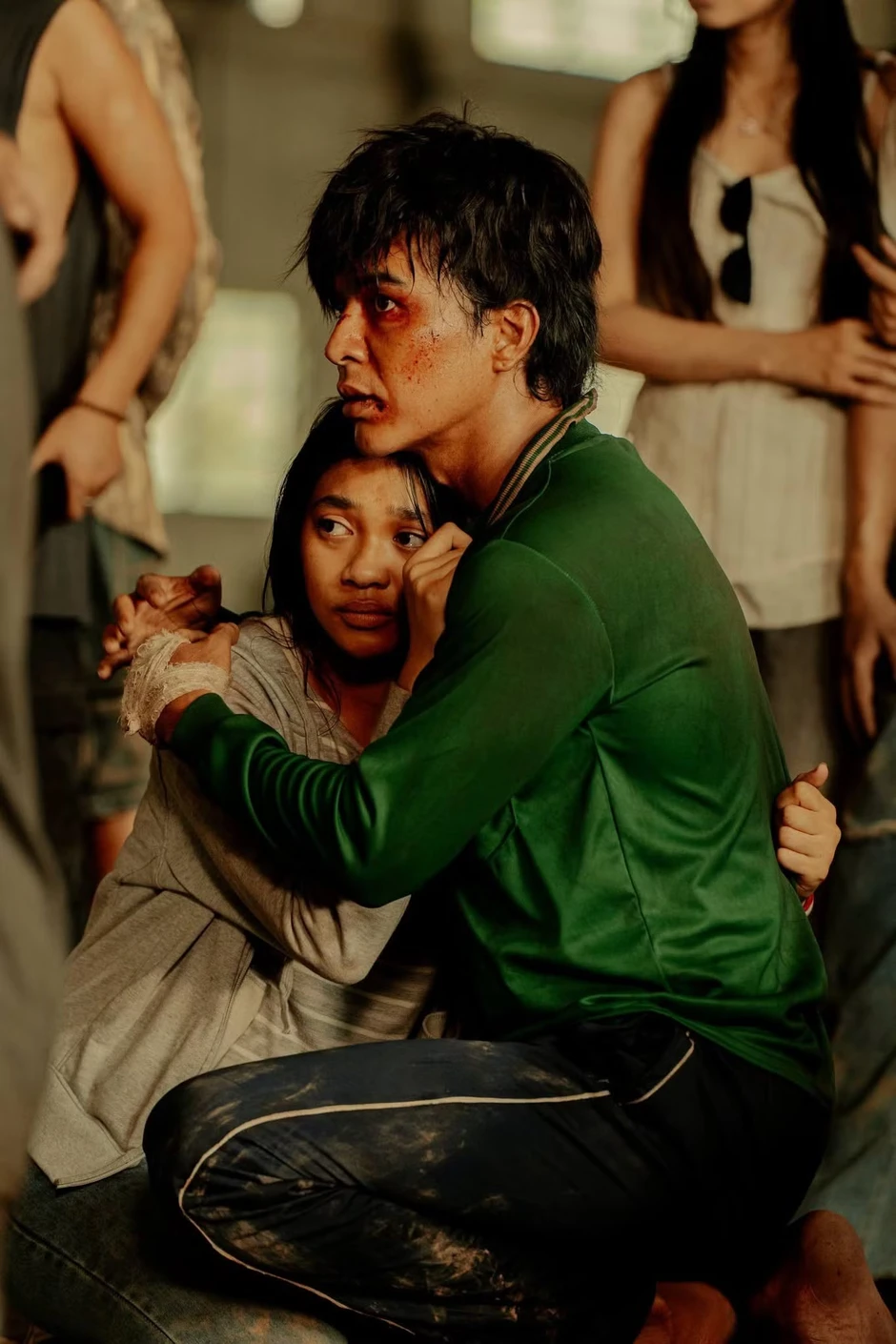 Đằng sau vận đỏ của Trại buôn người
