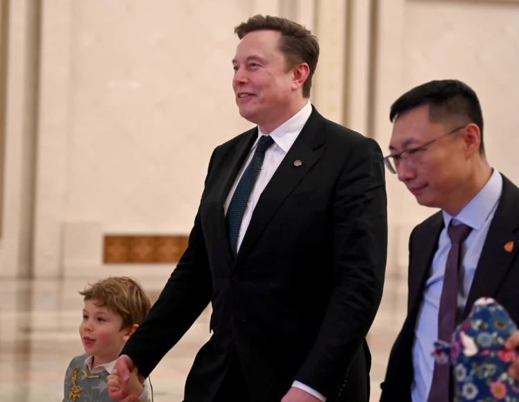 Đang viral: Em bé 6 tuổi X Æ A-Xii Musk cực đáng yêu khi được bố dắt theo công tác tại hội nghị thượng đỉnh Bắc Kinh