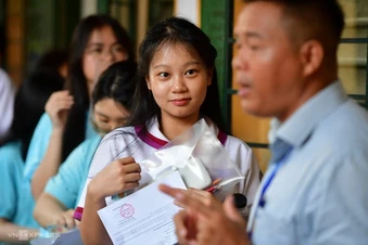 Đáp Án Gợi Ý Môn Ngữ Văn Tốt Nghiệp THPT 2026: Chủ Đề AI Và Công Nghệ Gây Chú Ý