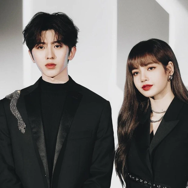 Đâu ai ngờ ở Met Gala: Lisa (BLACKPINK) đụng mặt "bạn trai tin đồn", chỉ 6 giây tương tác thôi đã đủ gây chú ý