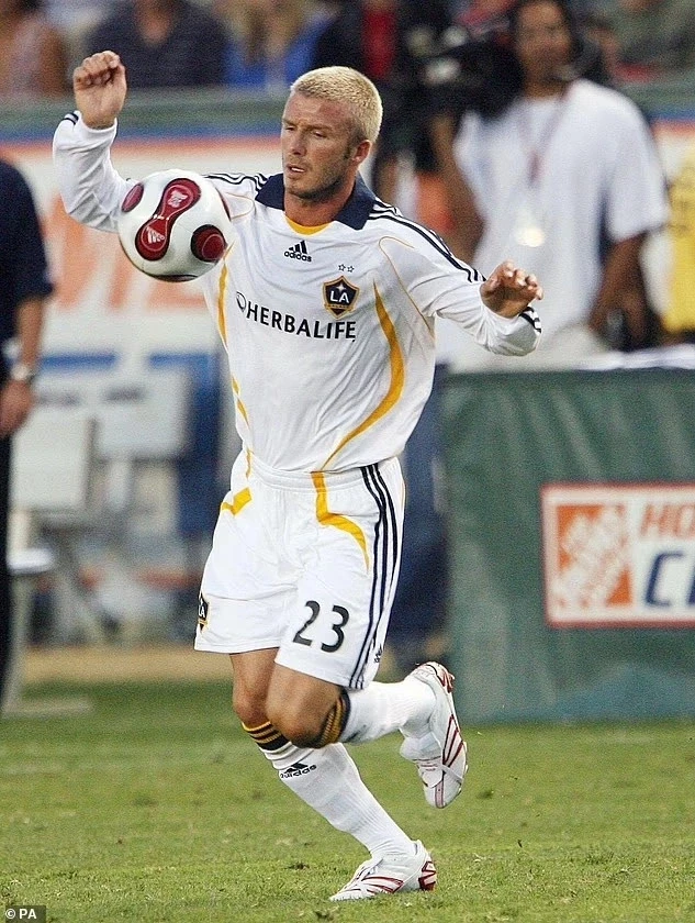 David Beckham kiếm gần 25 triệu USD trong một tháng, nhiều hơn cả thời đỉnh cao