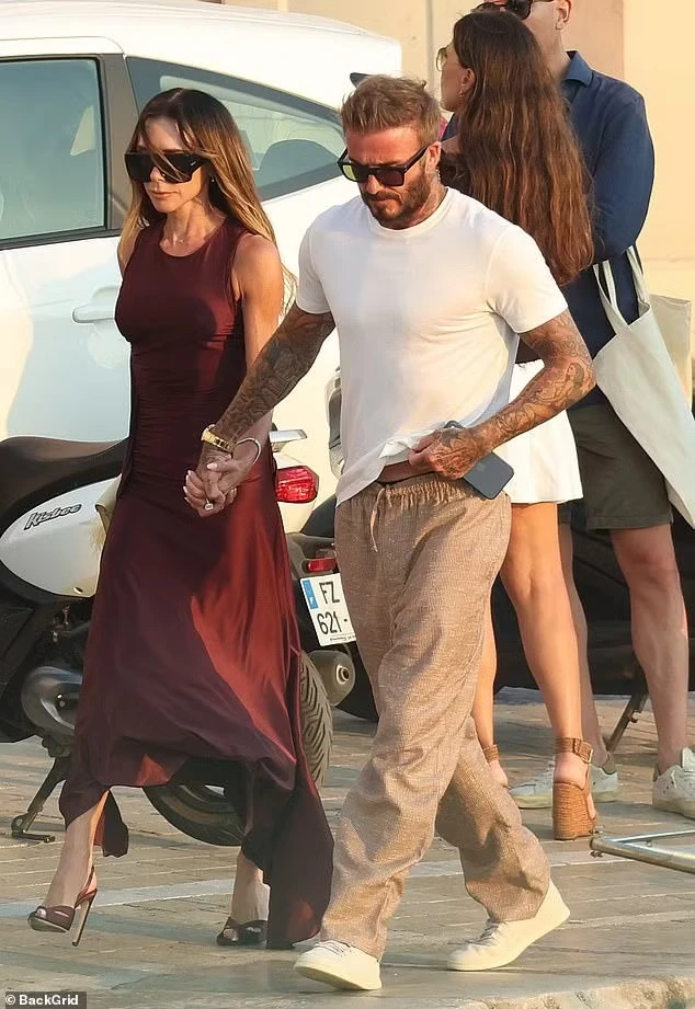 David Beckham ở cách con trai Brooklyn 5 phút đi bộ nhưng không gặp mặt