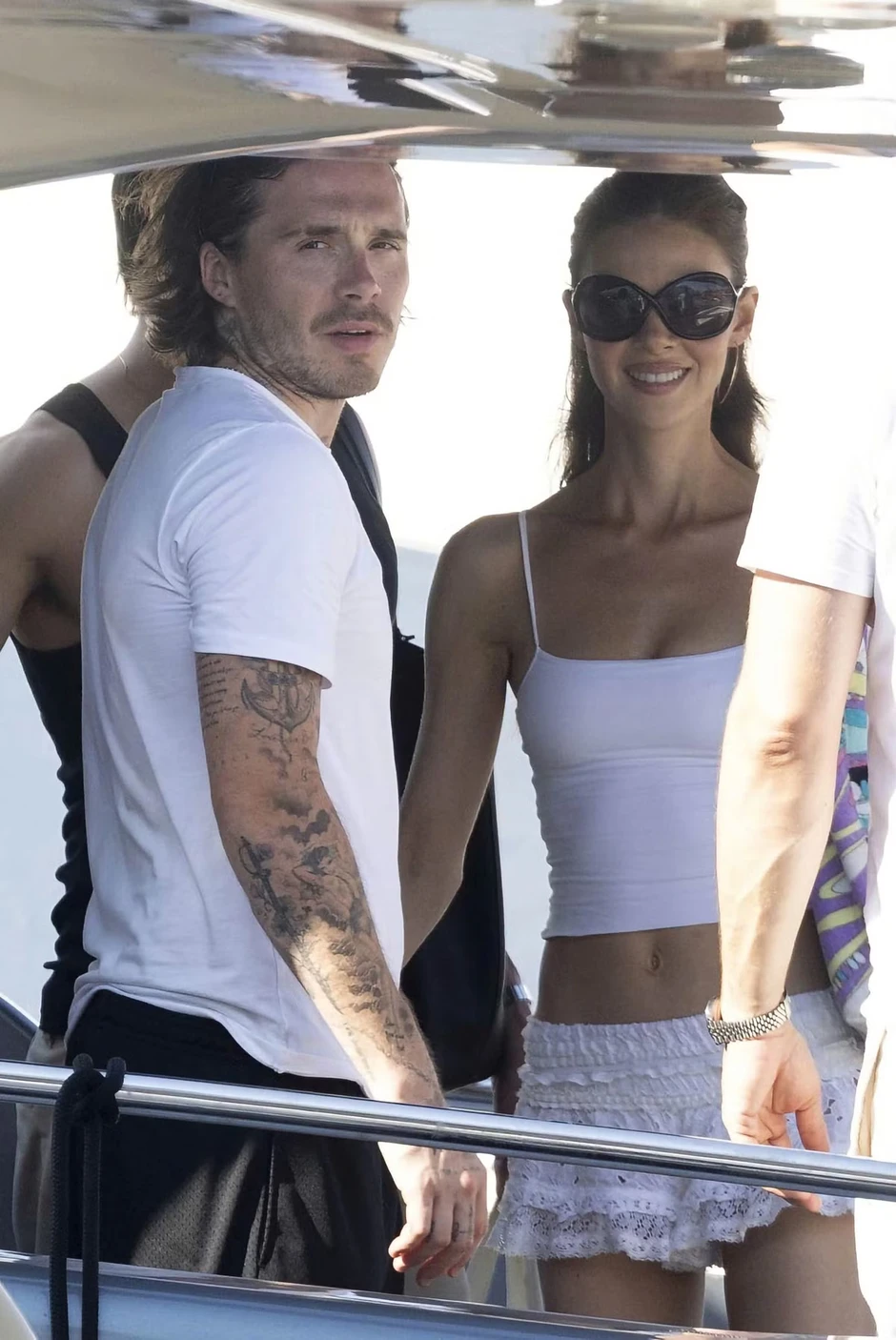 David Beckham ở cách con trai Brooklyn 5 phút đi bộ nhưng không gặp mặt