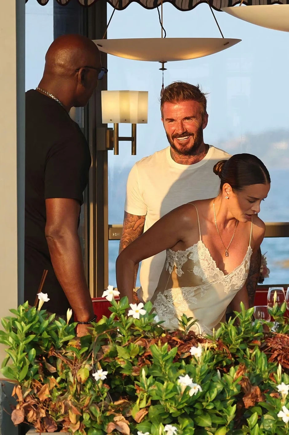 David Beckham ở cách con trai Brooklyn 5 phút đi bộ nhưng không gặp mặt
