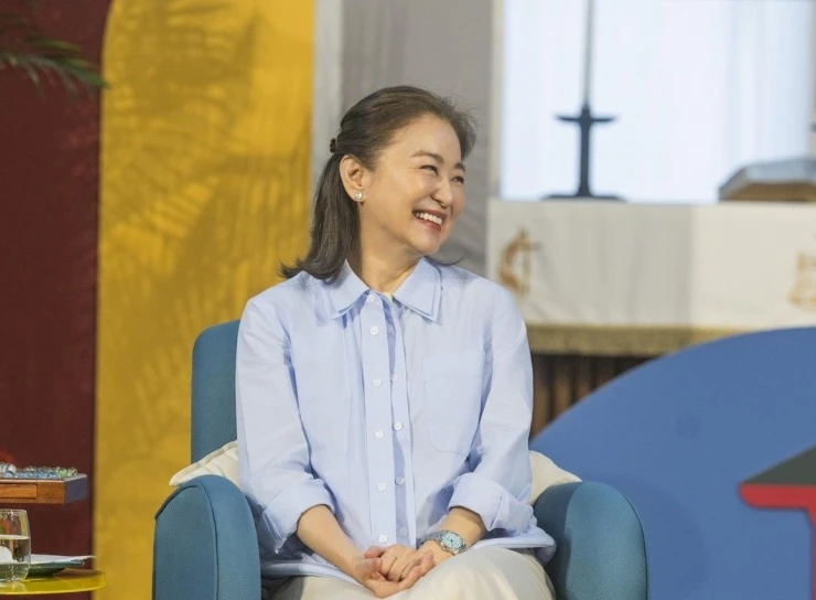 Đệ nhất mỹ nhân châu Á viên mãn bên chồng CEO, được săn đón ở tuổi 72 là ai?