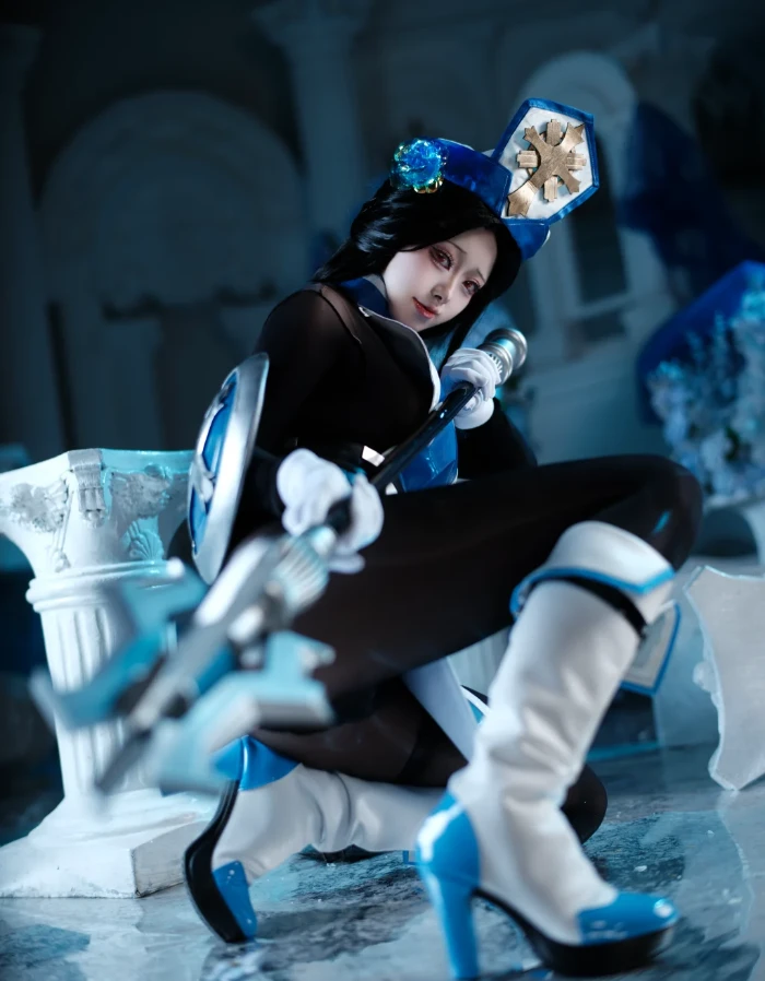 Đến với cosplay Maiden: Ice Rose cực chuẩn char trong NIKKE Goddess of Victory