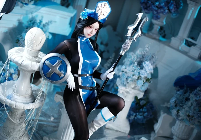 Đến với cosplay Maiden: Ice Rose cực chuẩn char trong NIKKE Goddess of Victory