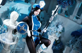 Đến với cosplay Maiden: Ice Rose cực chuẩn char trong NIKKE Goddess of Victory