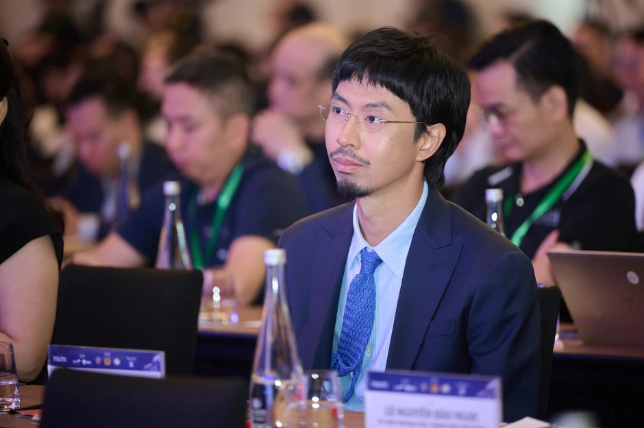 Đen xuất hiện lịch lãm, Bảo Ngọc giản dị mà nổi bần bật tại diễn đàn về niềm tin số tài chính trong kỷ nguyên AI đang diễn ra sáng nay