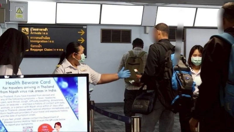 Dịch Ebola bùng phát, Thái Lan siết chặt kiểm soát hàng không dân dụng