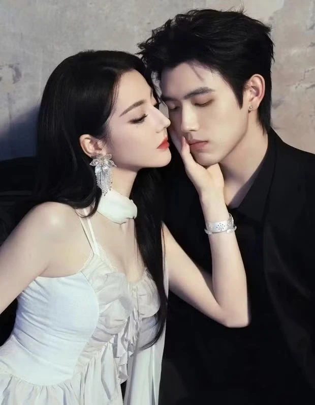 Địch Lệ Nhiệt Ba bị chơi xấu Địch Lệ Nhiệt Ba bị chơi xấu