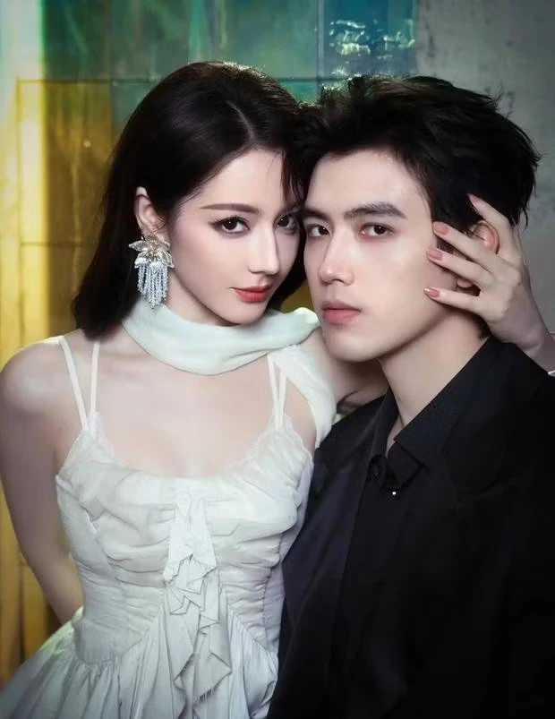 Địch Lệ Nhiệt Ba bị chơi xấu Địch Lệ Nhiệt Ba bị chơi xấu