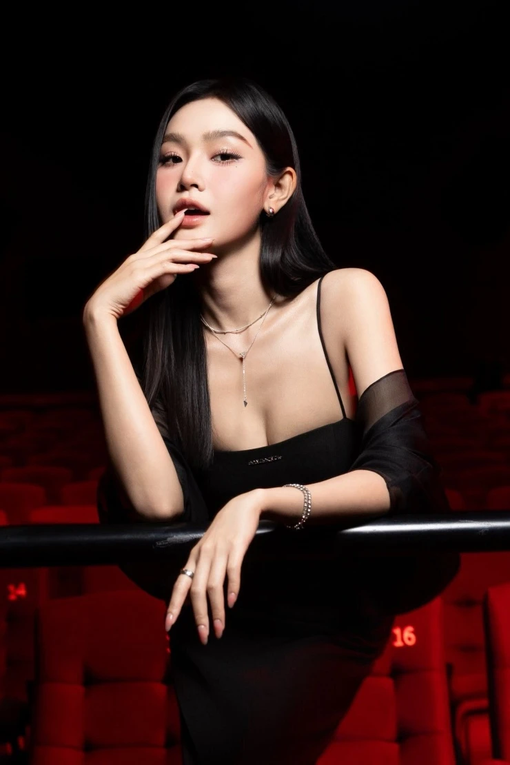 Diễn viên gợi cảm nhất phim Lửa trắng tiết lộ hậu trường khó tin Diễn viên gợi cảm nhất phim Lửa trắng tiết lộ hậu trường khó tin