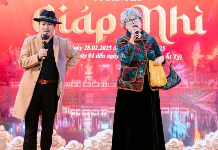 Diễn viên Tú cháo lòng mắc ung thư di căn, sống như thể mai là ngày cuối