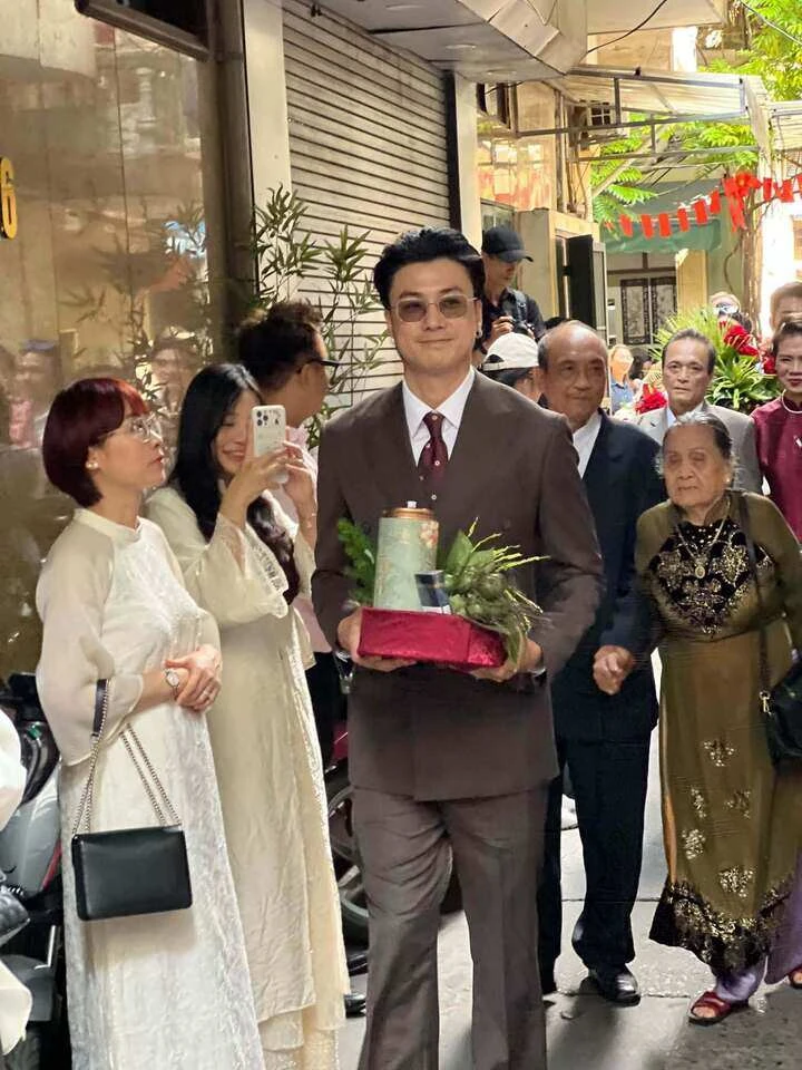 Diễn viên Vương Anh Về nhà đi con tổ chức lễ ăn hỏi