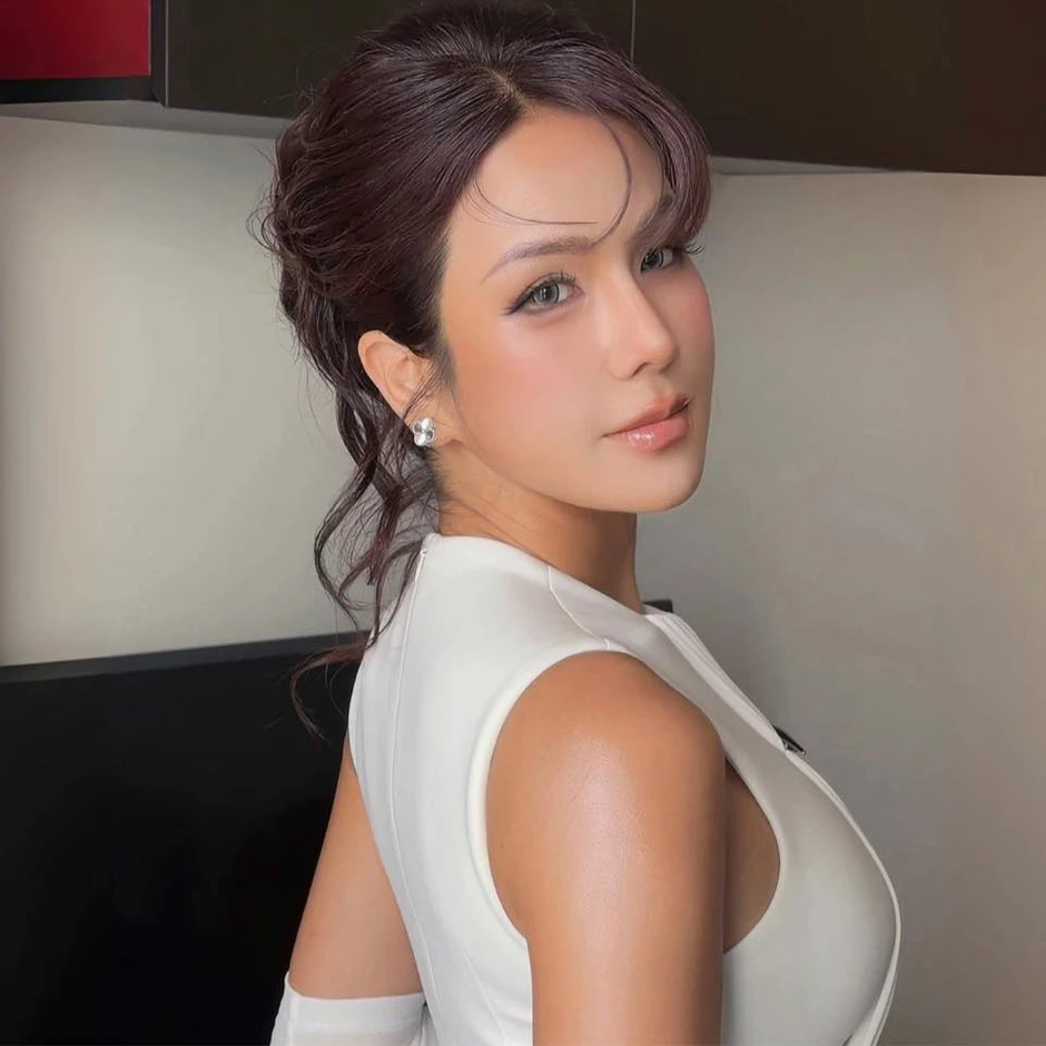Diệp Lâm Anh lên tiếng nóng