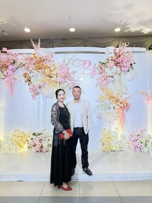 Điều ít biết về chồng doanh nhân của NSƯT Linh Huệ - Hậu sida của Gió qua miền tối sáng