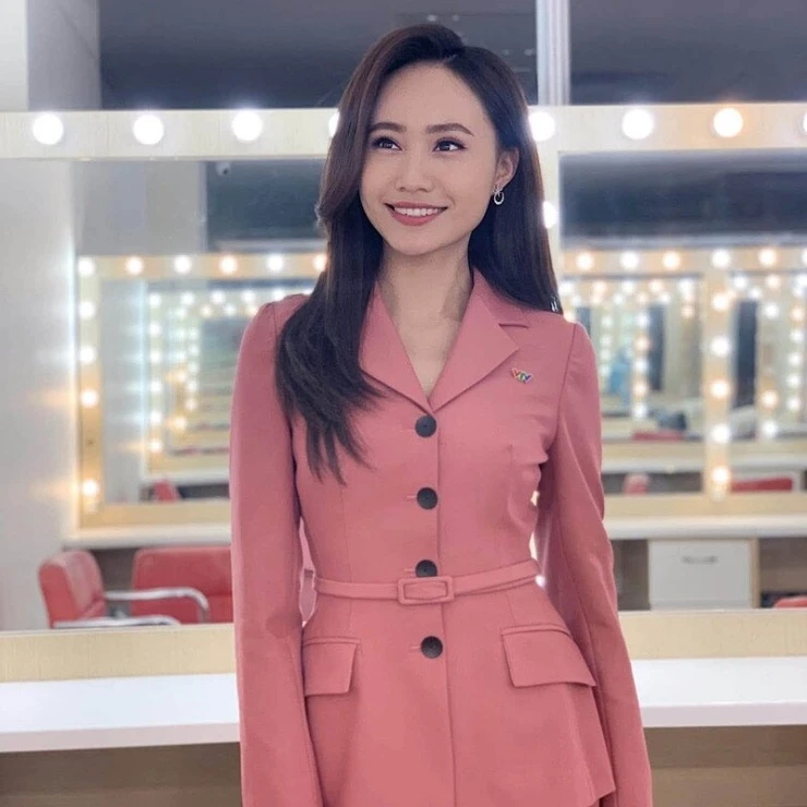 Điều ít biết về MC thời tiết Xuân Anh VTV gây sốt với bức ảnh Nụ cười sét đánh Điều ít biết về MC thời tiết Xuân Anh VTV gây sốt với bức ảnh Nụ cười sét đánh