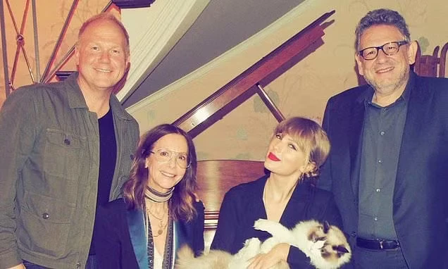Điều khoản Taylor Swift giúp giới nghệ sĩ hưởng lợi hàng trăm triệu đô la