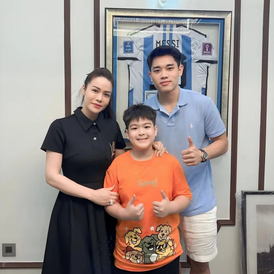 Đình Bắc và Nhật Kim Anh lại gây chú ý
