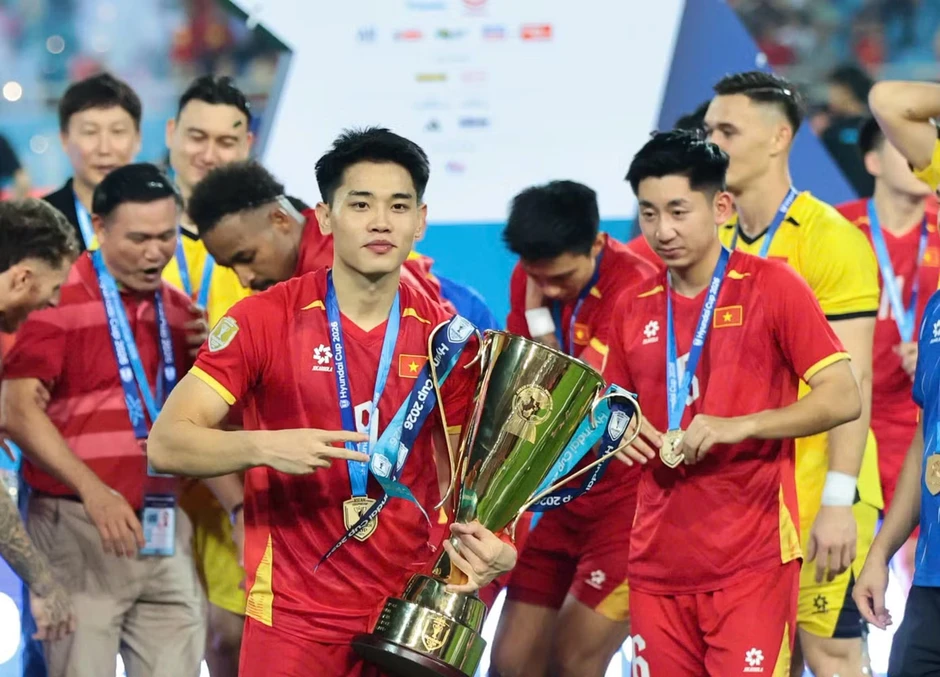 Đình Bắc và Nhật Kim Anh lại gây chú ý