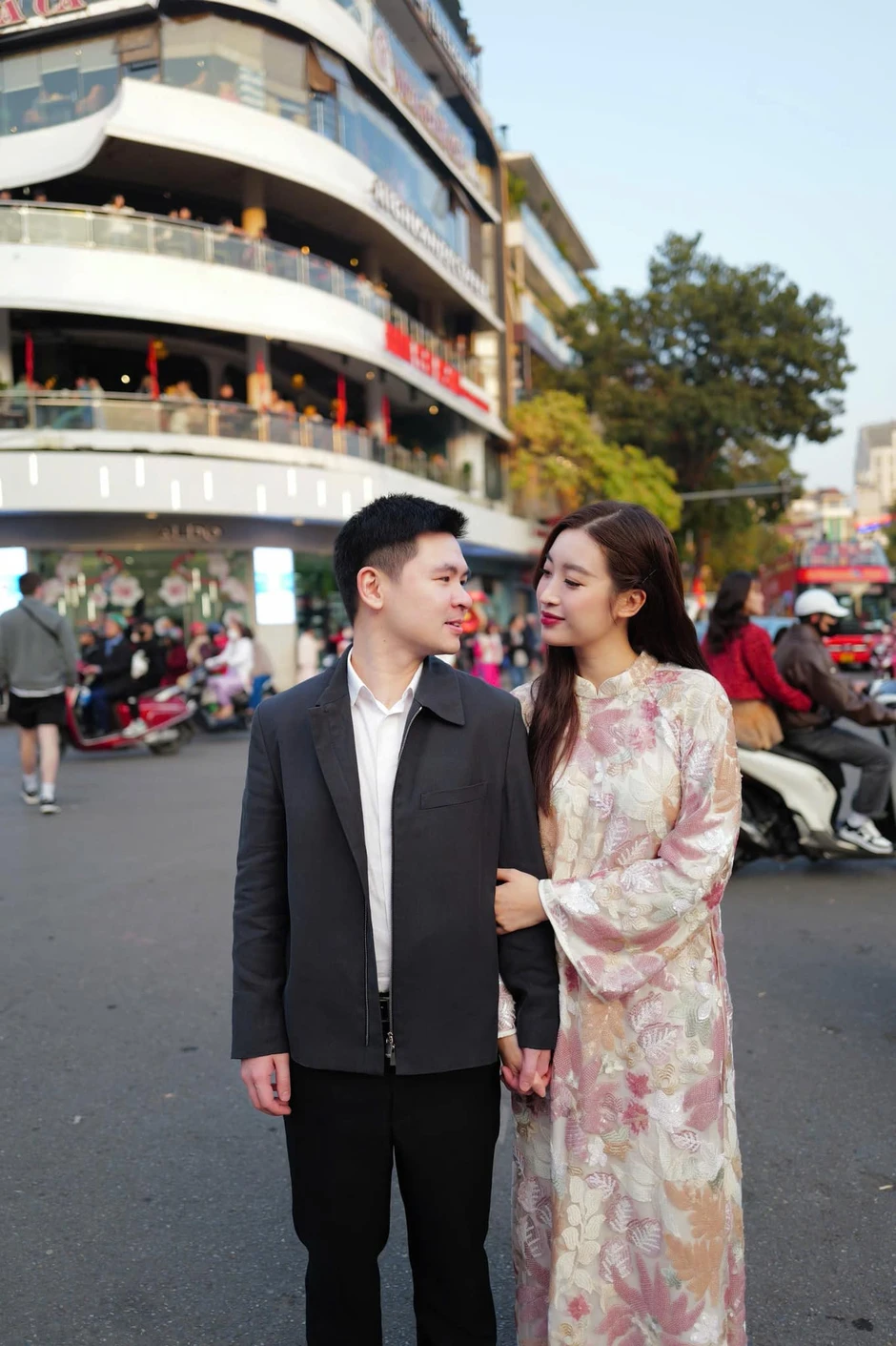Đỗ Mỹ Linh từ "Hoa hậu nghèo nhất Việt Nam" giờ là con dâu gia tộc quyền lực top đầu
