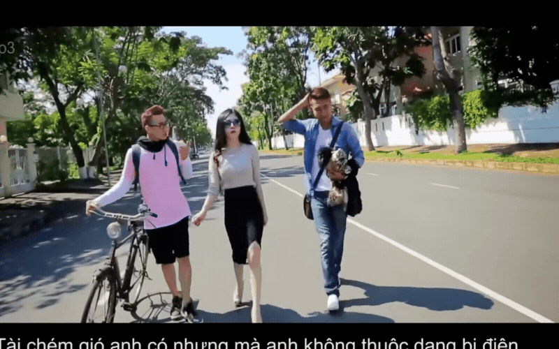 Đoạn clip 5 giây “tóm dính” 2 nghệ sĩ nổi tiếng, nhìn biểu cảm hiểu luôn vấn đề