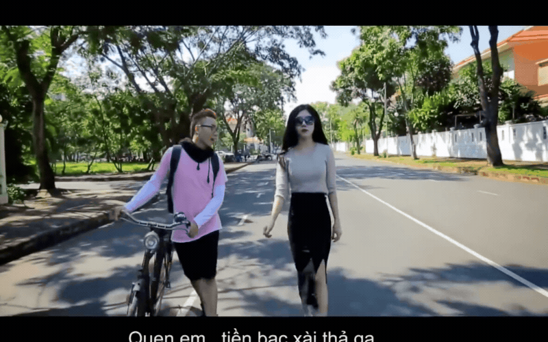 Đoạn clip 5 giây “tóm dính” 2 nghệ sĩ nổi tiếng, nhìn biểu cảm hiểu luôn vấn đề