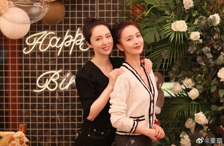 Đôi bạn thân showbiz giống nhau 99% từ ngoại hình đến cảnh bị chồng "cắm sừng" và ly dị