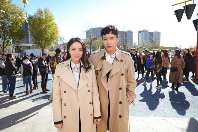 Đôi bạn thân showbiz giống nhau 99% từ ngoại hình đến cảnh bị chồng "cắm sừng" và ly dị