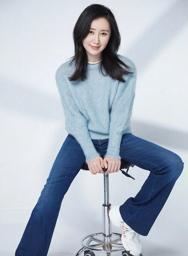 Đối thủ của Lưu Diệc Phi nổi tiếng từ 13 tuổi, giờ bỏ showbiz bán hàng online