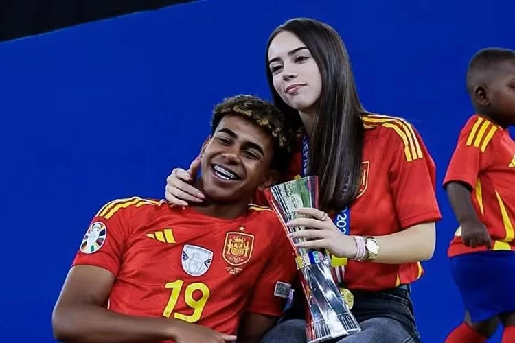 Đường tình phức tạp của thần đồng bóng đá Tây Ban Nha ở World Cup 2026