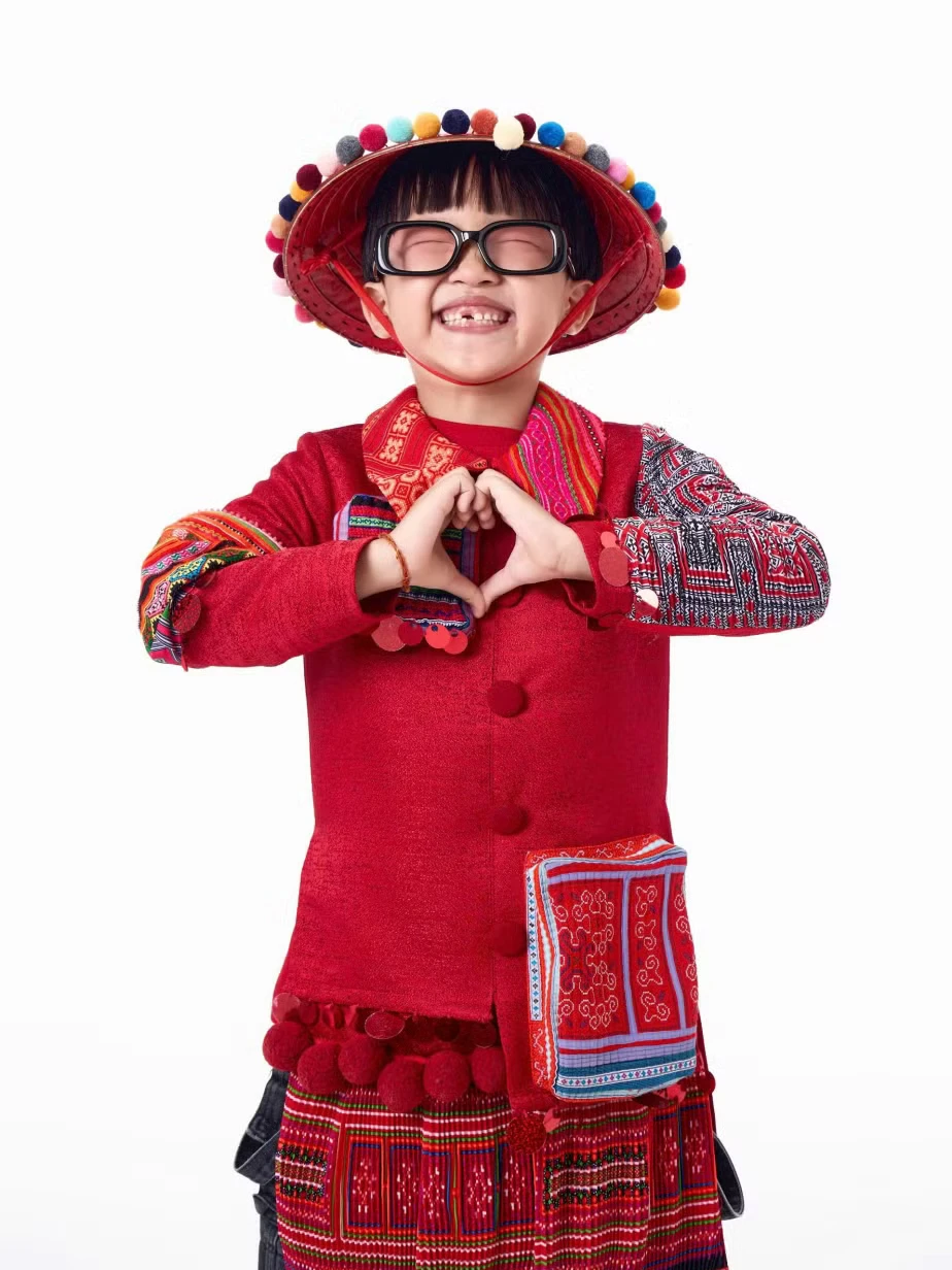 Em bé chất làm concert riêng ở tuổi lên 8