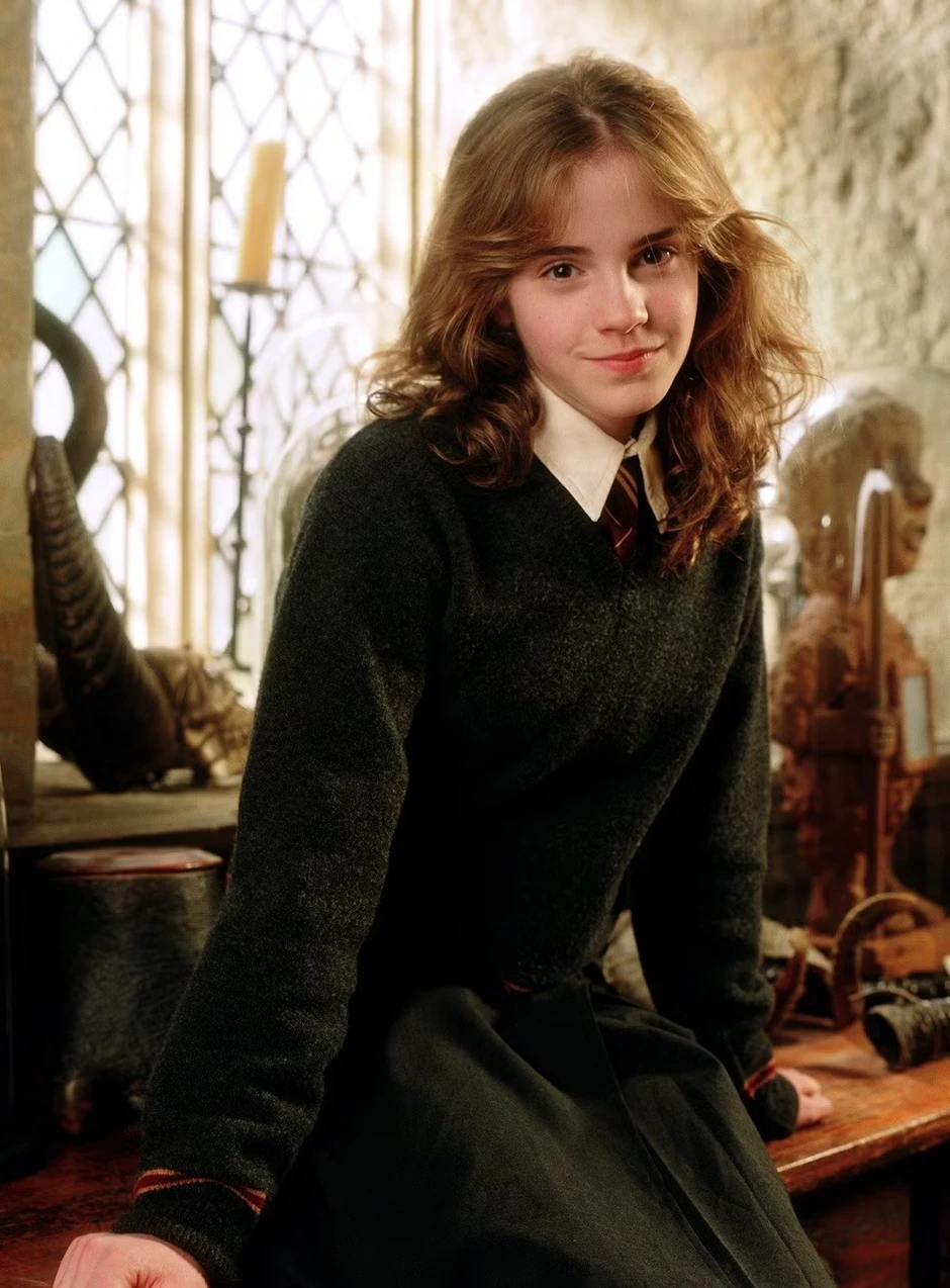 Emma Watson gây tranh cãi khi nói Hollywood không phải nơi để tìm kiếm tình bạn