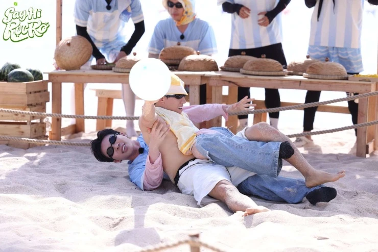 Erik, Đỗ Phú Quý đồng loạt bộc lộ con người khác tại Say Hi Rực Rỡ