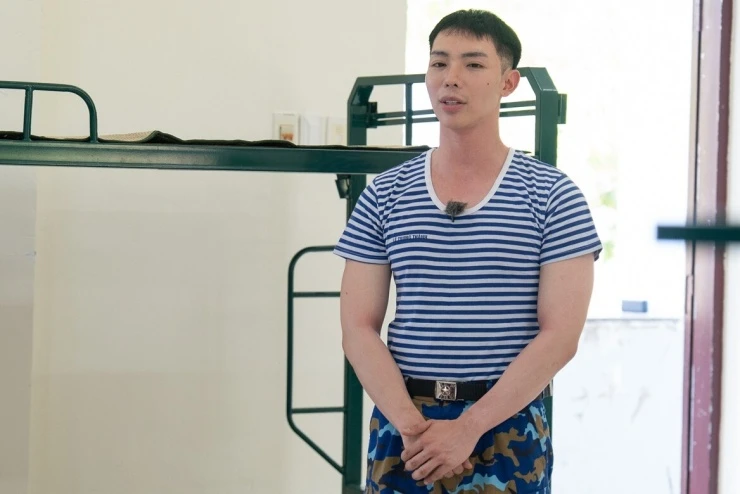 Erik liên tục mắc lỗi, khiến đồng đội bị phạt ở Sao nhập ngũ