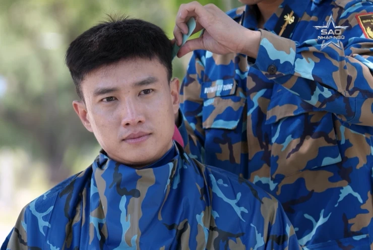 Erik liên tục mắc lỗi, khiến đồng đội bị phạt ở Sao nhập ngũ