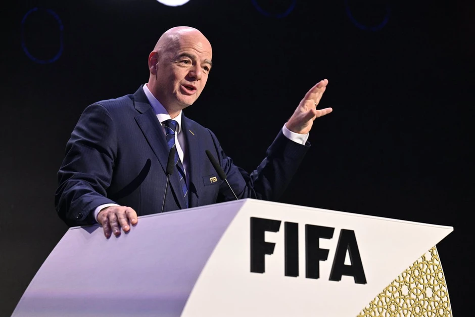 FIFA đánh giá BTS ngang tầm siêu sao Madonna, Shakira