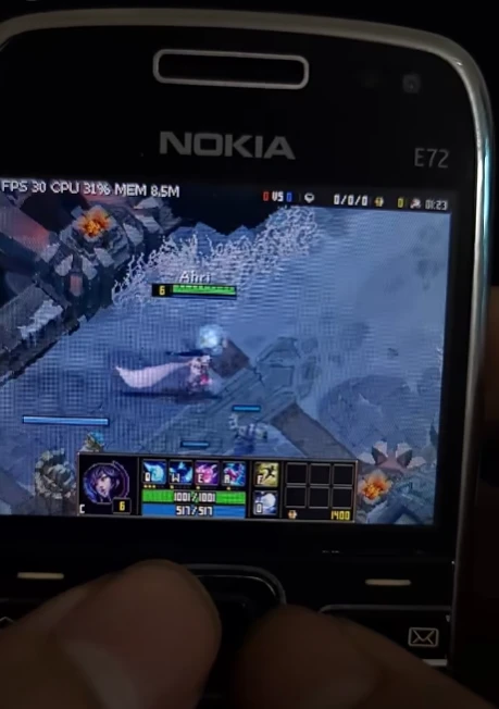 Game thủ Việt Nam chuyển thể Liên Minh Huyền Thoại lên "cục gạch" Nokia, khiến cả cộng đồng 'choáng váng'"