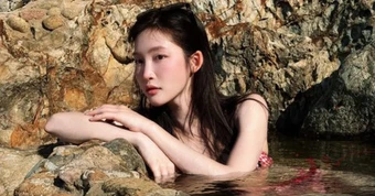 Gây phẫn nộ vì mặc bikini tắm Giếng Tiên, Juky San lên tiếng