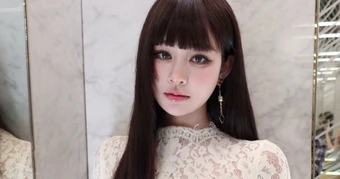 Giao diện khác lạ của Hiền Hồ đi chơi Trung Thu, khiến CĐM bàn tán xôn xao