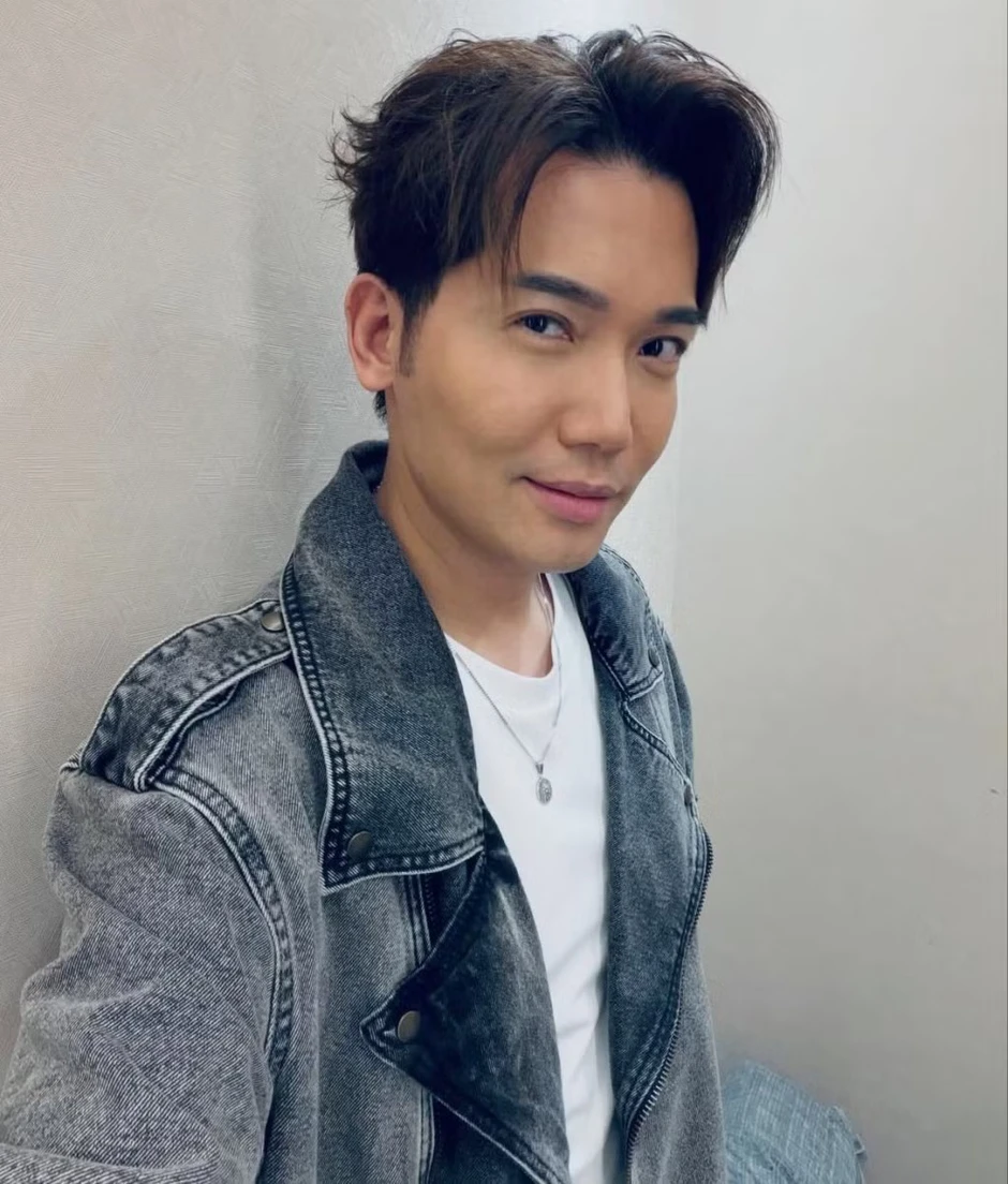 Hai nam vương hẹn hò hai á hậu