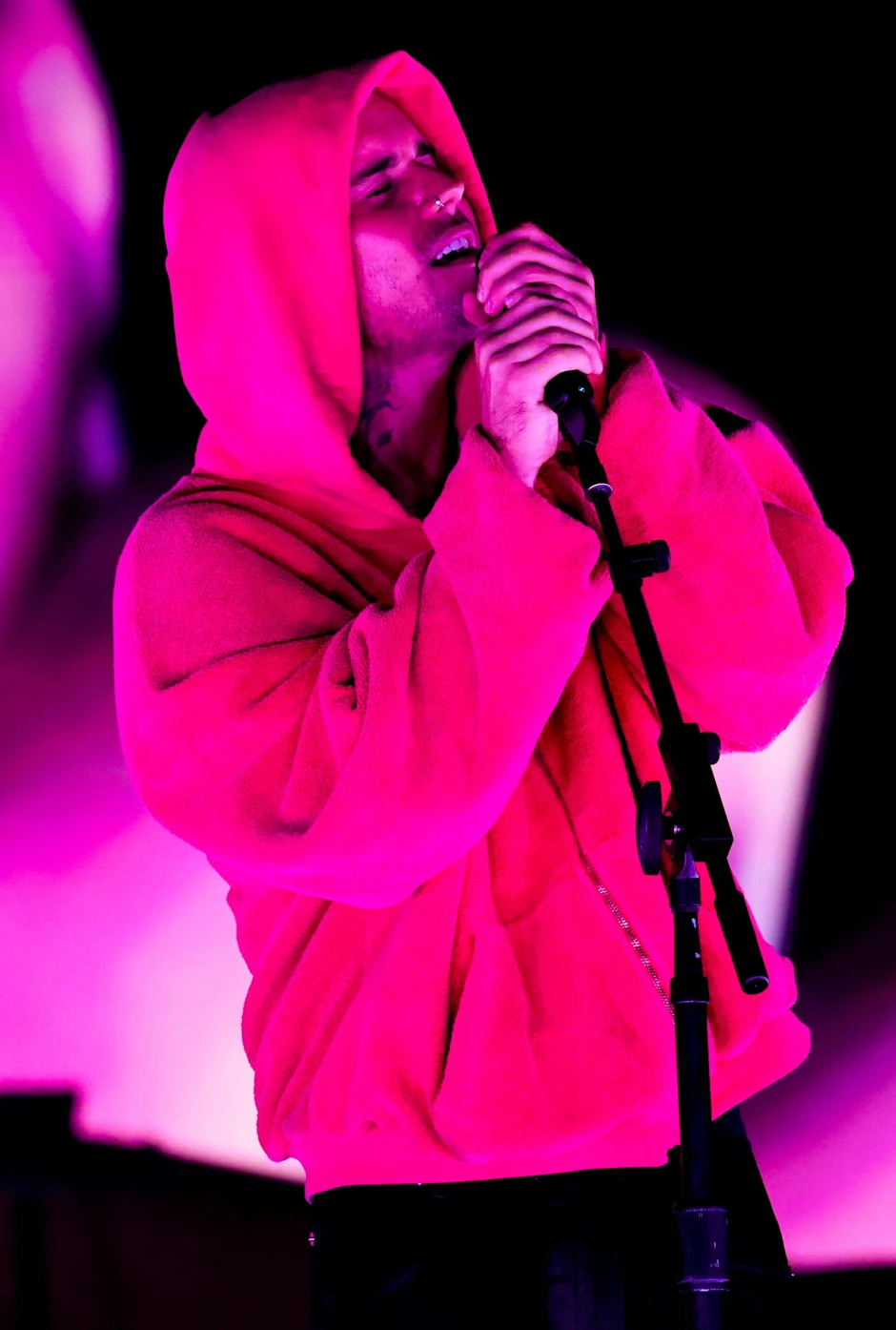 Hailey "cấm cửa" hàng loạt cô gái đến dự tiệc của Justin Bieber sau Coachella?