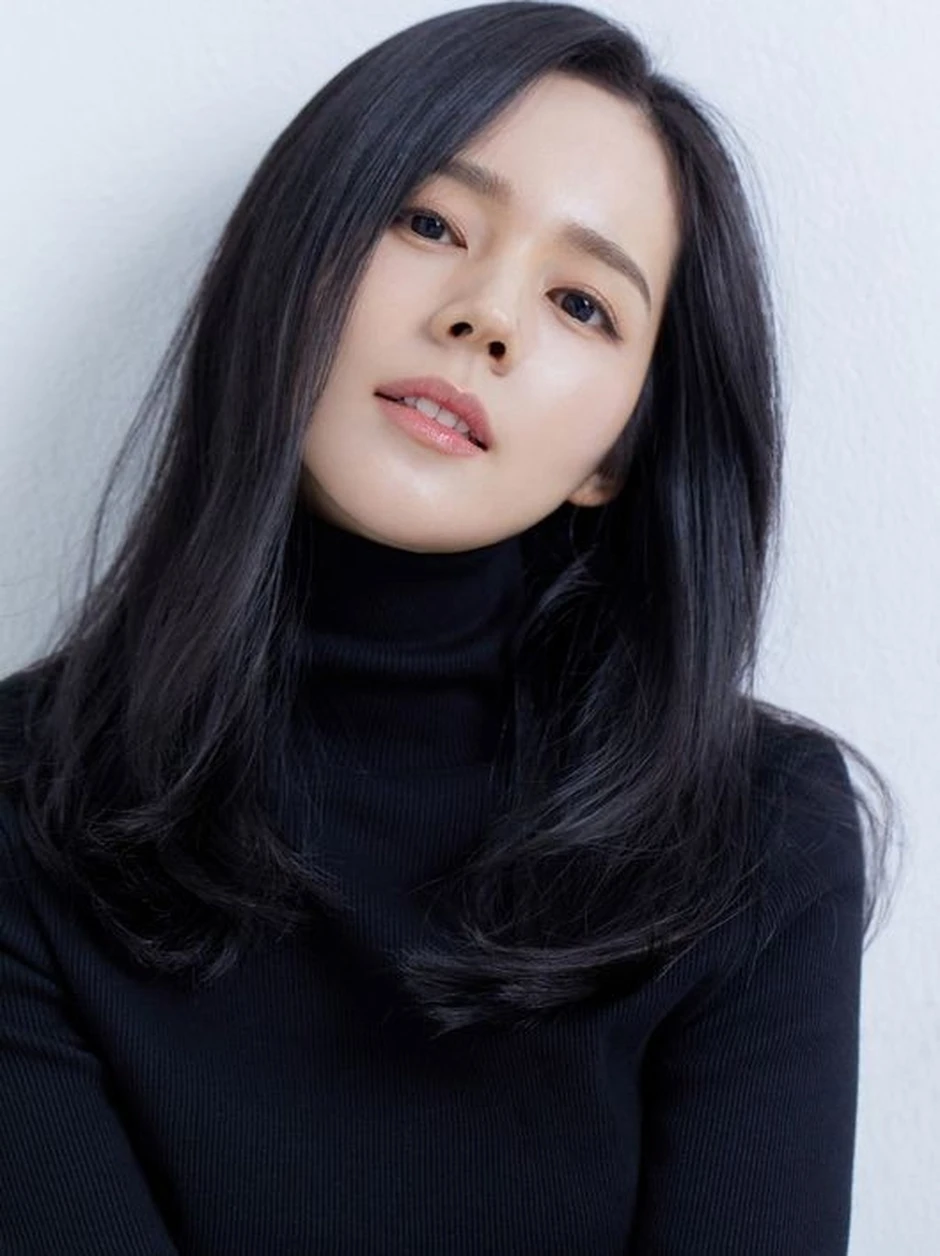 Han Ga In diện lại váy cưới sau 21 năm: Đích thị là nữ thần rồi!